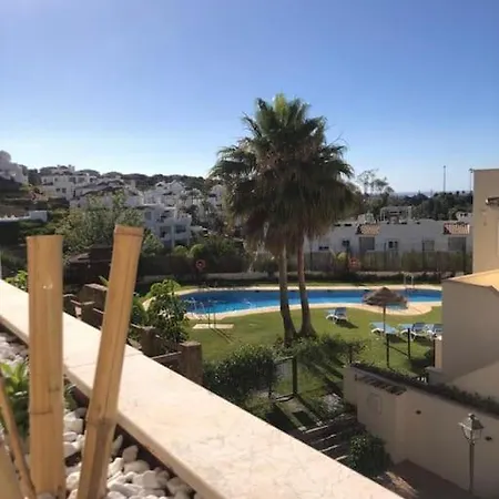 3 Bedroom Duplex Penthouse With Stunning Rooftop Solarium And Views