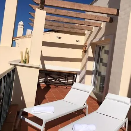 3 Bedroom Duplex Penthouse With Stunning Rooftop Solarium And Views