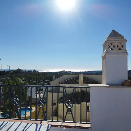 3 Bedroom Duplex Penthouse With Stunning Rooftop Solarium And Views *