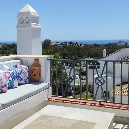 3 Bedroom Duplex Penthouse With Stunning Rooftop Solarium And Views Apartment
