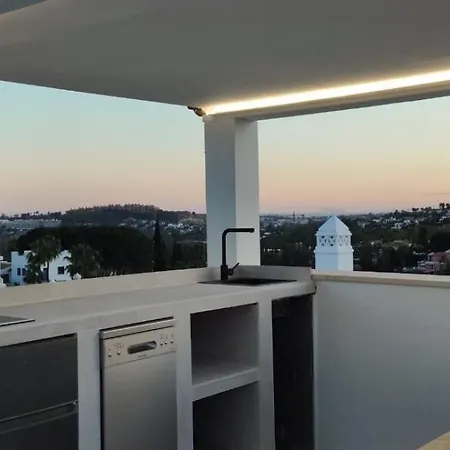 Apartment 3 Bedroom Duplex Penthouse With Stunning Rooftop Solarium And Views