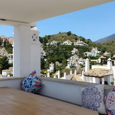 3 Bedroom Duplex Penthouse With Stunning Rooftop Solarium And Views Apartment *