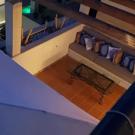3 Bedroom Duplex Penthouse With Stunning Rooftop Solarium And Views Apartment