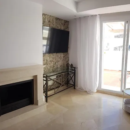 3 Bedroom Duplex Penthouse With Stunning Rooftop Solarium And Views Apartment *