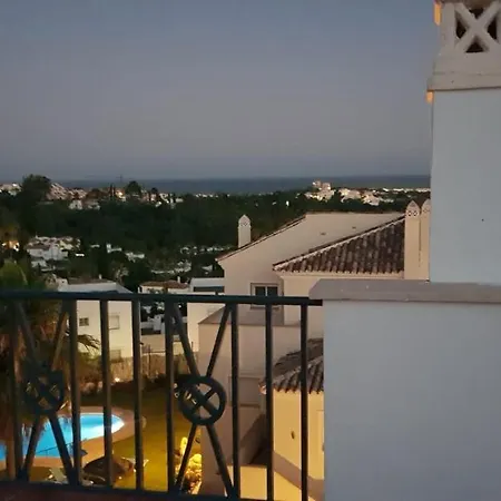3 Bedroom Duplex Penthouse With Stunning Rooftop Solarium And Views * Marbella