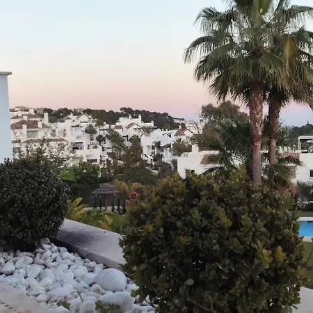 3 Bedroom Duplex Penthouse With Stunning Rooftop Solarium And Views